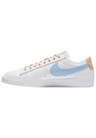 Baskets Nike Blazer Low Femme V9370-104