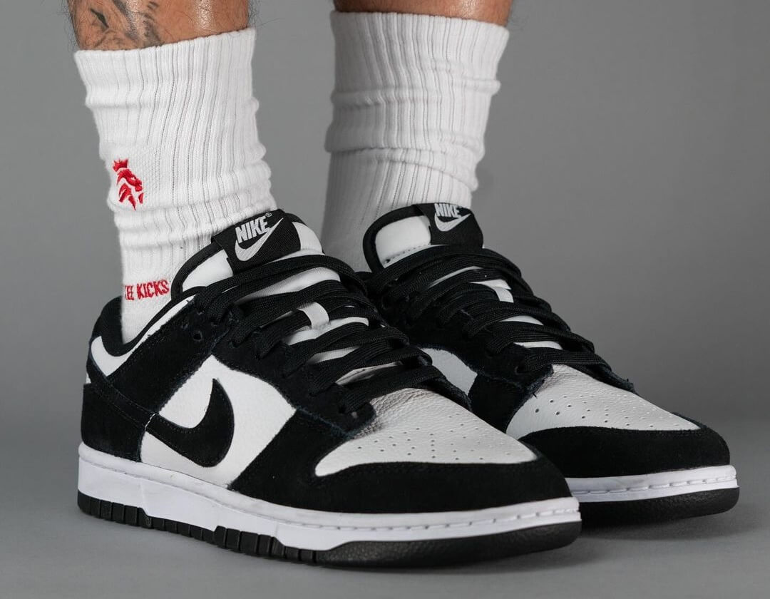 Nike Dunk Panda en Suede - Vue de face avec design noir et blanc